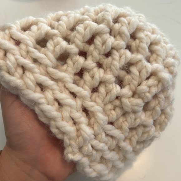 HANDMADE KIDS HAT - Picture 3 of 3